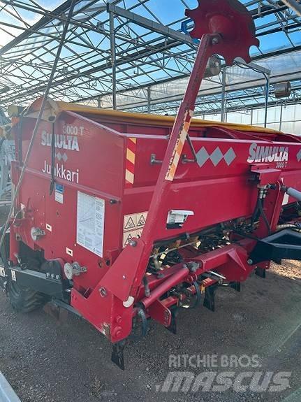 Junkkari 3000T Mineraldüngerstreuer