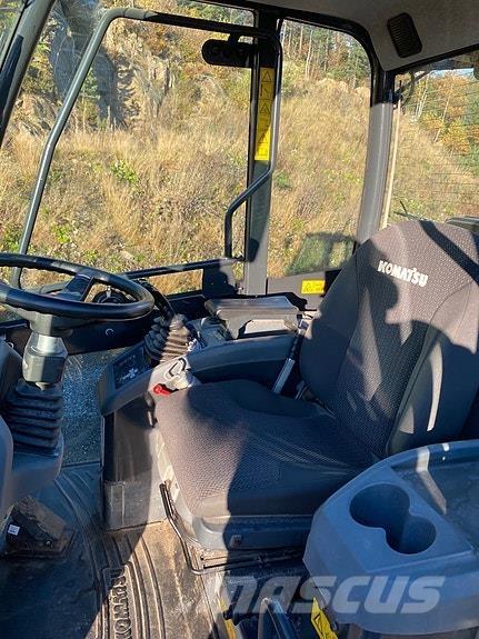 Komatsu WA80M-7 Radlader