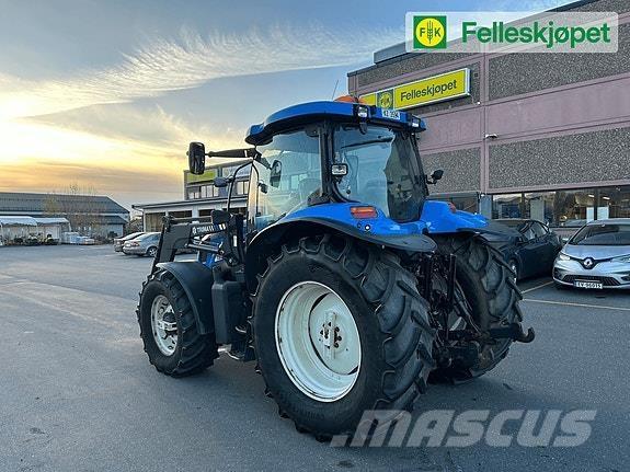 New Holland TS135A Traktoren
