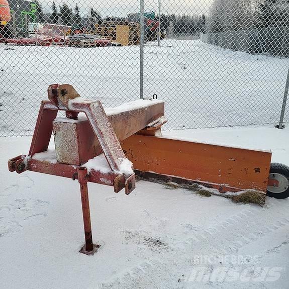 Sami 250 Schneeschilde und -pflüge