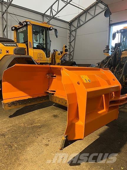 Tellefsdal H2 5200 Schneeschilde und -pflüge
