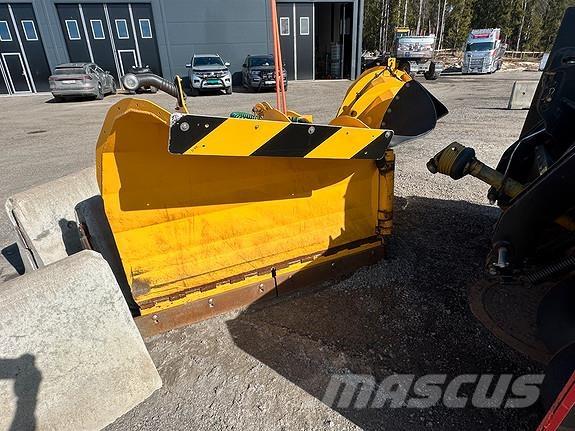 Tellefsdal V-90 Schneeschilde und -pflüge