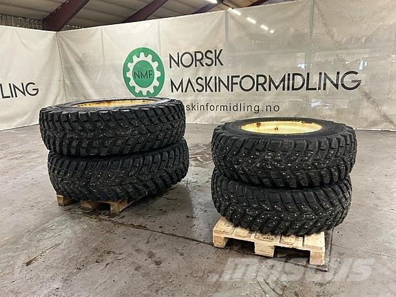  TRI 2 Vinterdekk Traktoren