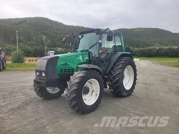 Valtra 6750-4 Traktoren