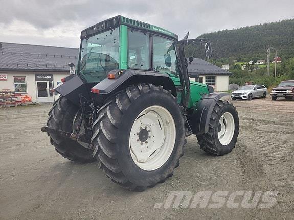 Valtra 6750-4 Traktoren