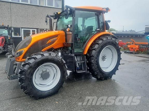 Valtra A114 Traktoren