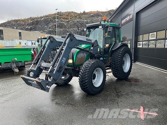 Valtra A83 Traktoren