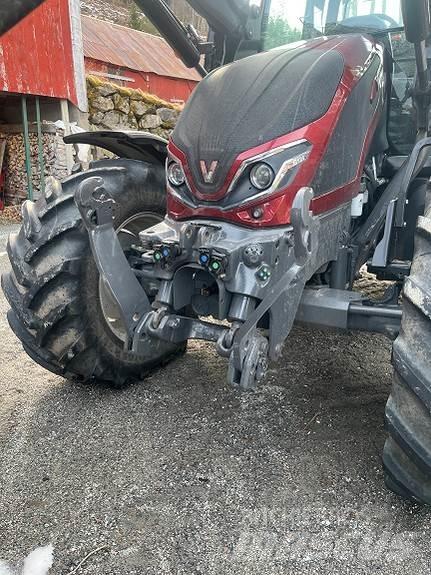Valtra G125A Traktoren