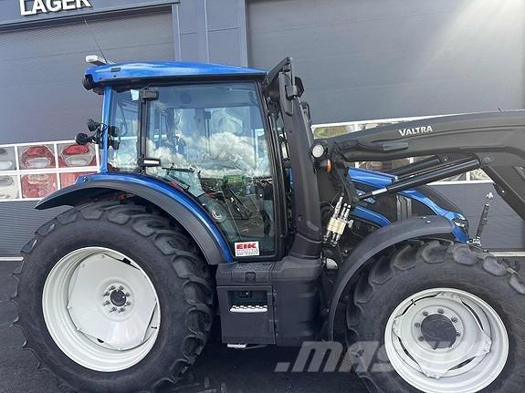 Valtra G135 Activ Traktoren