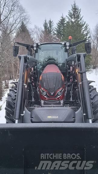 Valtra G135A Traktoren