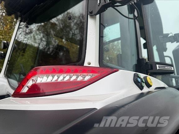 Valtra G135A Traktoren