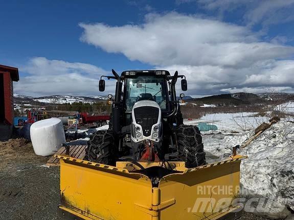 Valtra N123 Traktoren