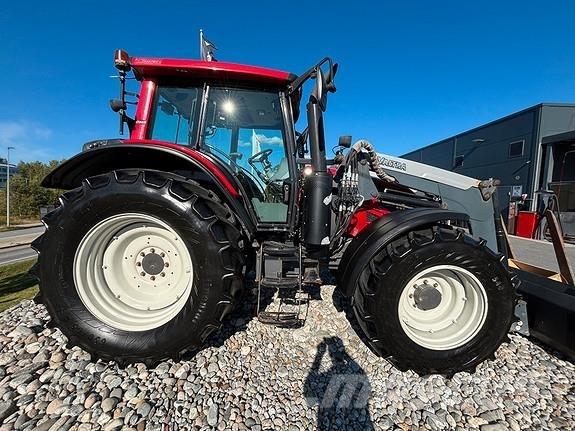 Valtra N123H Traktoren