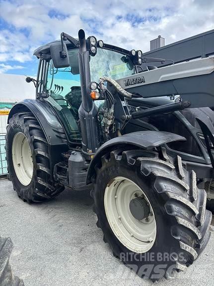 Valtra N134 Active Traktoren