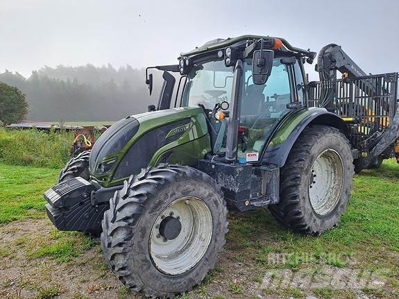 Valtra N154eA Traktoren