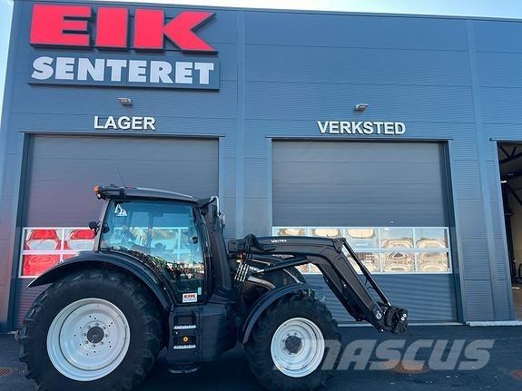 Valtra N155EH Traktoren