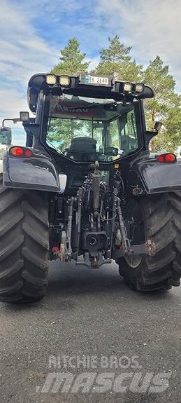 Valtra N163 Traktoren