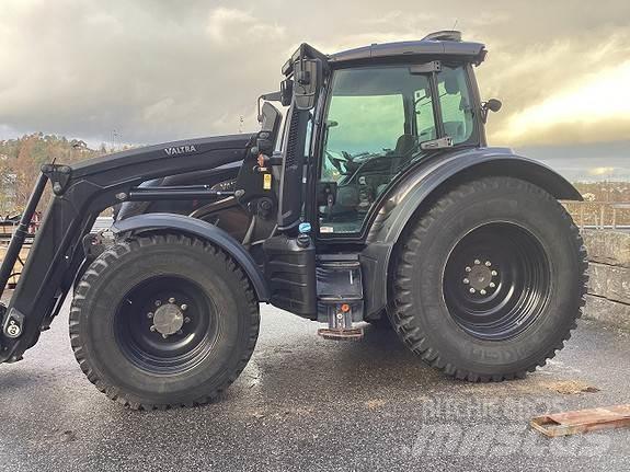 Valtra N174 Traktoren