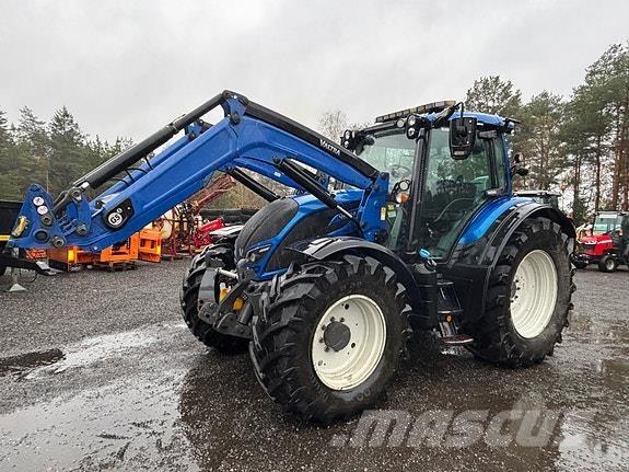 Valtra N174D Traktoren
