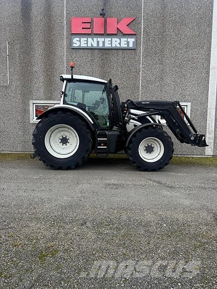 Valtra N174D Traktoren