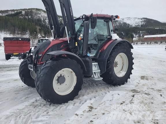 Valtra N174H Traktoren