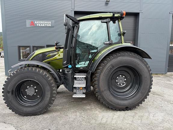 Valtra N175D Traktoren
