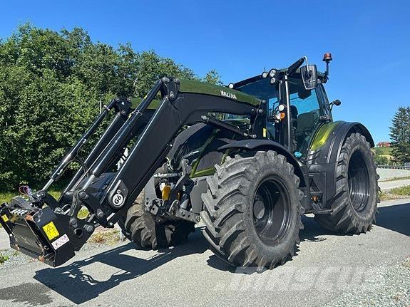 Valtra N175D Traktoren