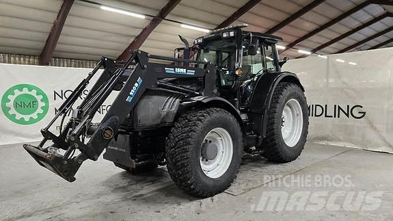 Valtra T182 Traktoren