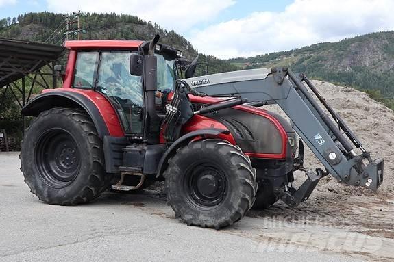 Valtra T202 D Traktoren