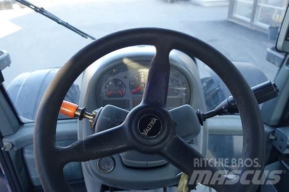 Valtra T213 Versu Traktoren