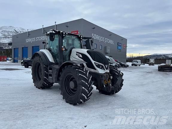 Valtra T234 Traktoren