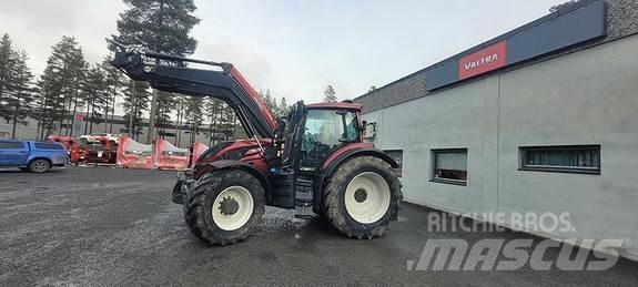 Valtra T234 Traktoren
