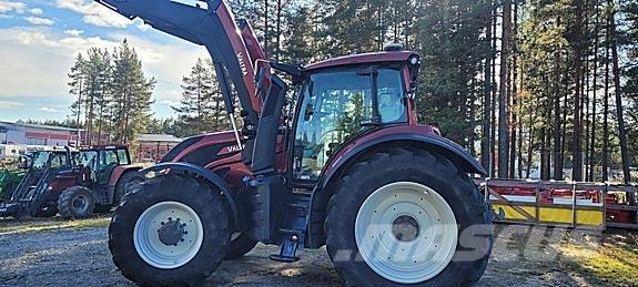 Valtra T234 Traktoren