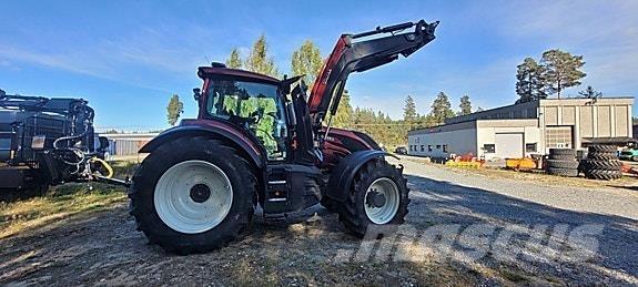 Valtra T234 Traktoren
