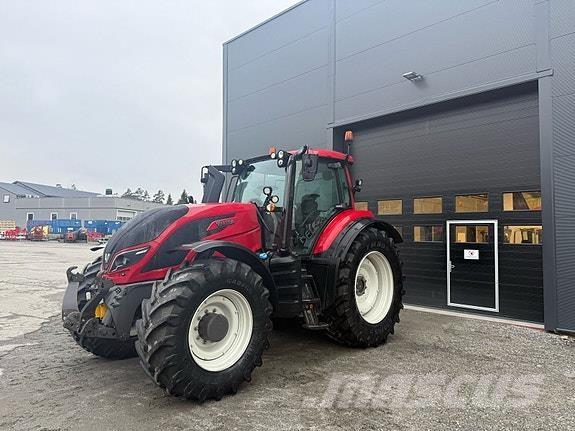 Valtra T234D Traktoren