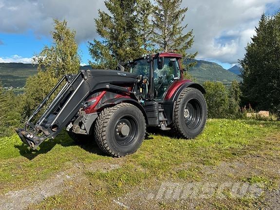 Valtra T234DST Traktoren