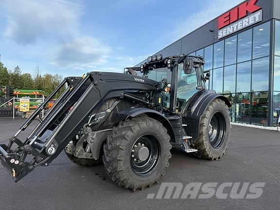 Valtra T235 Traktoren
