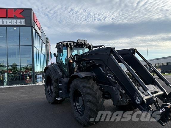 Valtra T235 Traktoren