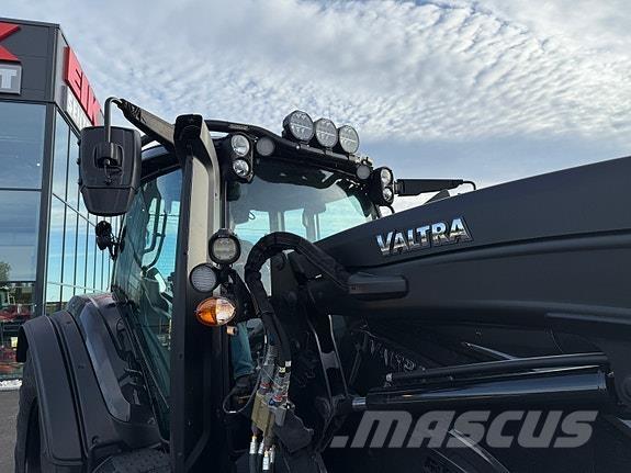 Valtra T235 Traktoren