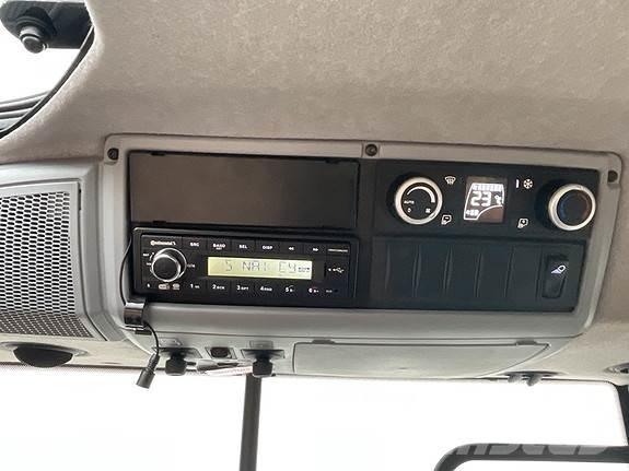 Valtra T235D Traktoren