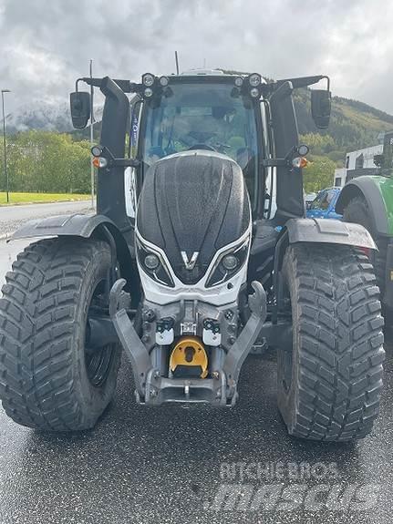 Valtra T254V Traktoren