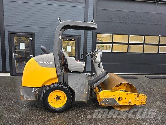 Volvo SD25 Strassenfertiger