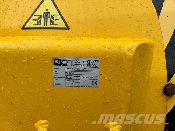   Schneeschilde und -pflüge