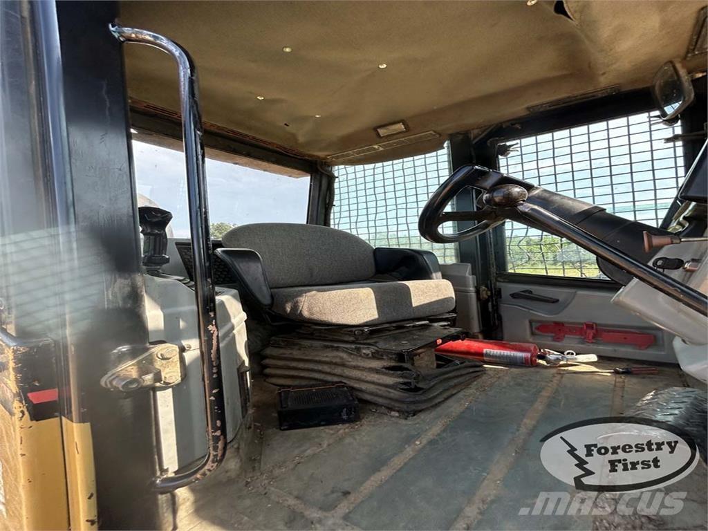 CAT 525B Stammholzschlepper