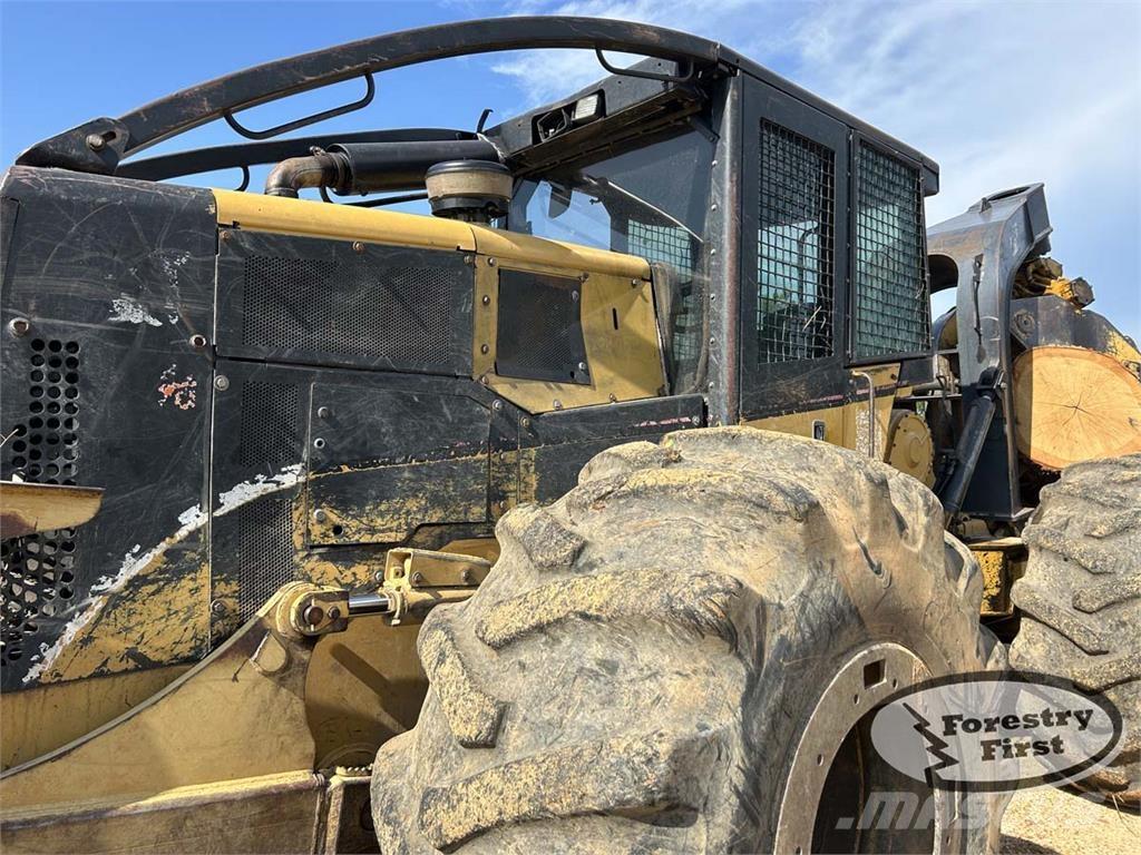 CAT 525B Stammholzschlepper