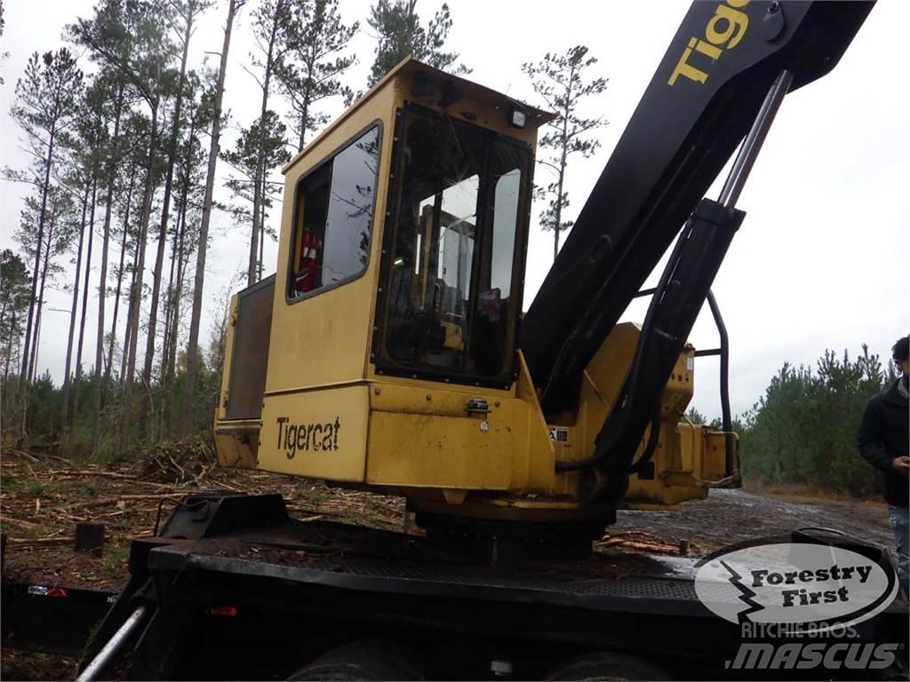 Tigercat 234B Gelenkausleger Lader