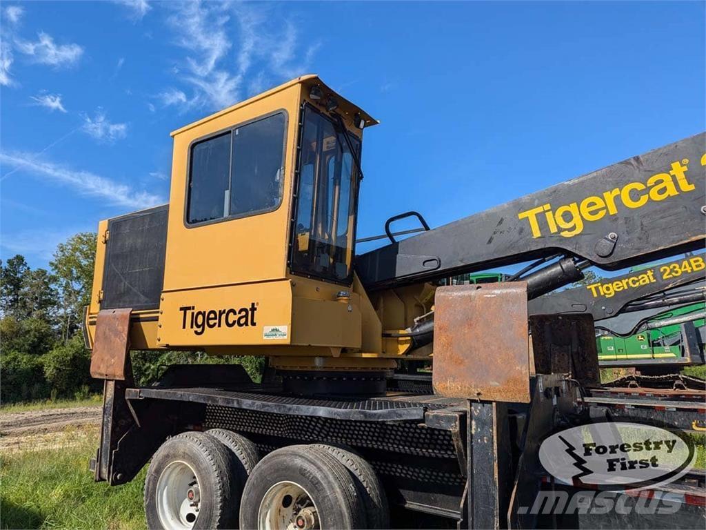 Tigercat 234B Gelenkausleger Lader
