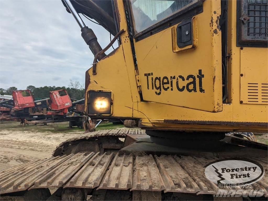 Tigercat 860S Gelenkausleger Lader