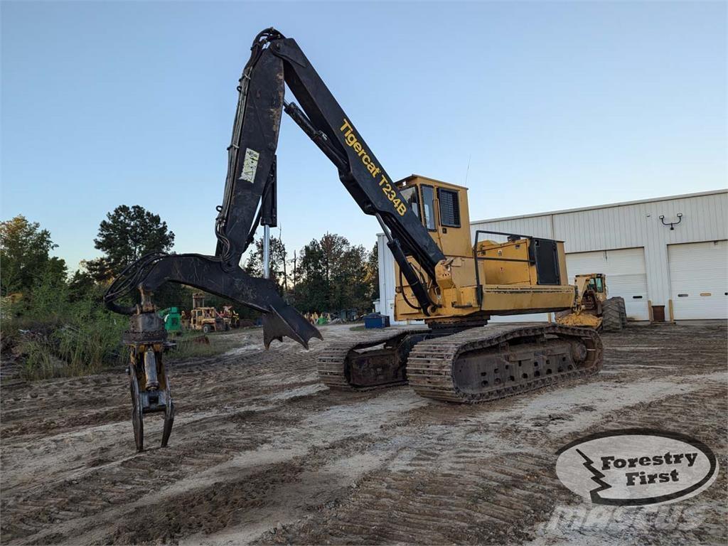 Tigercat T234B Gelenkausleger Lader