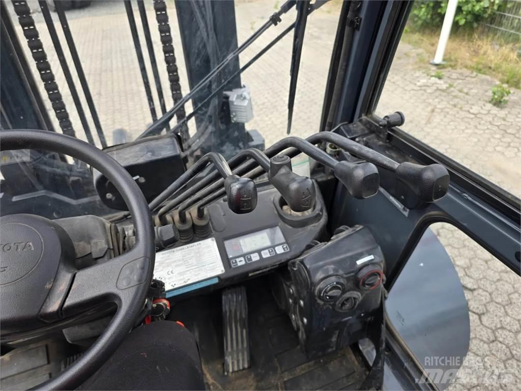 Toyota 8FD70F Diesel heftrucks